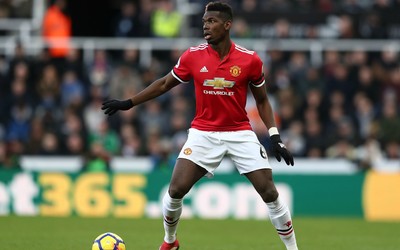 安博体育快讯-B席和队友跳舞庆祝